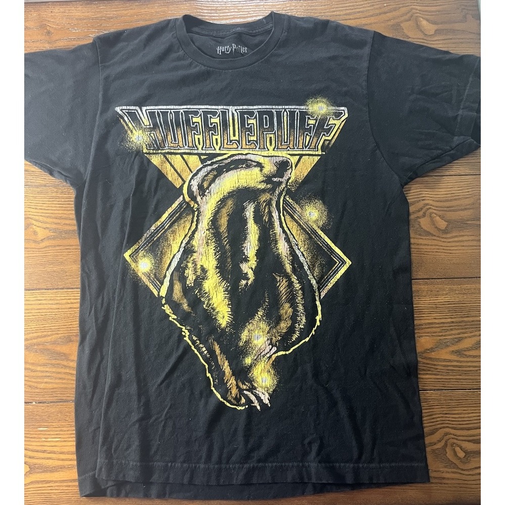 Harry Potter Hufflepuff Badger Black With Back Hit Loyalty T Shirt Size L
